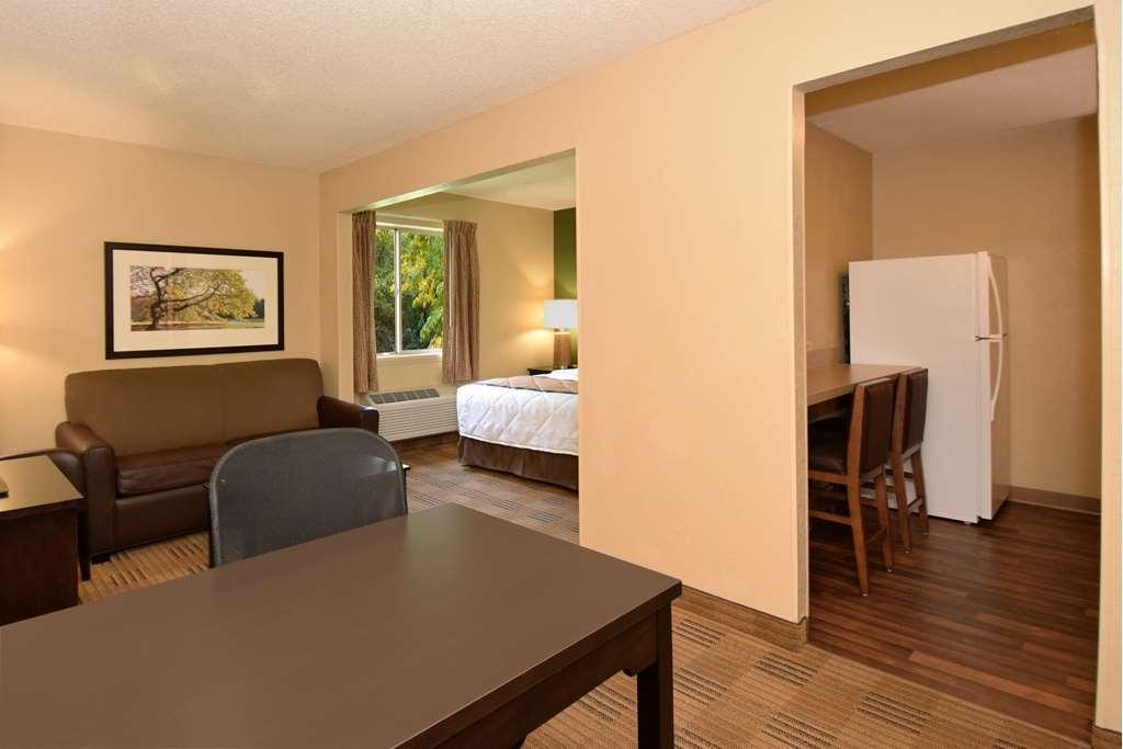 Extended Stay America Suites - Dallas - Plano Parkway - Medical Center Room photo